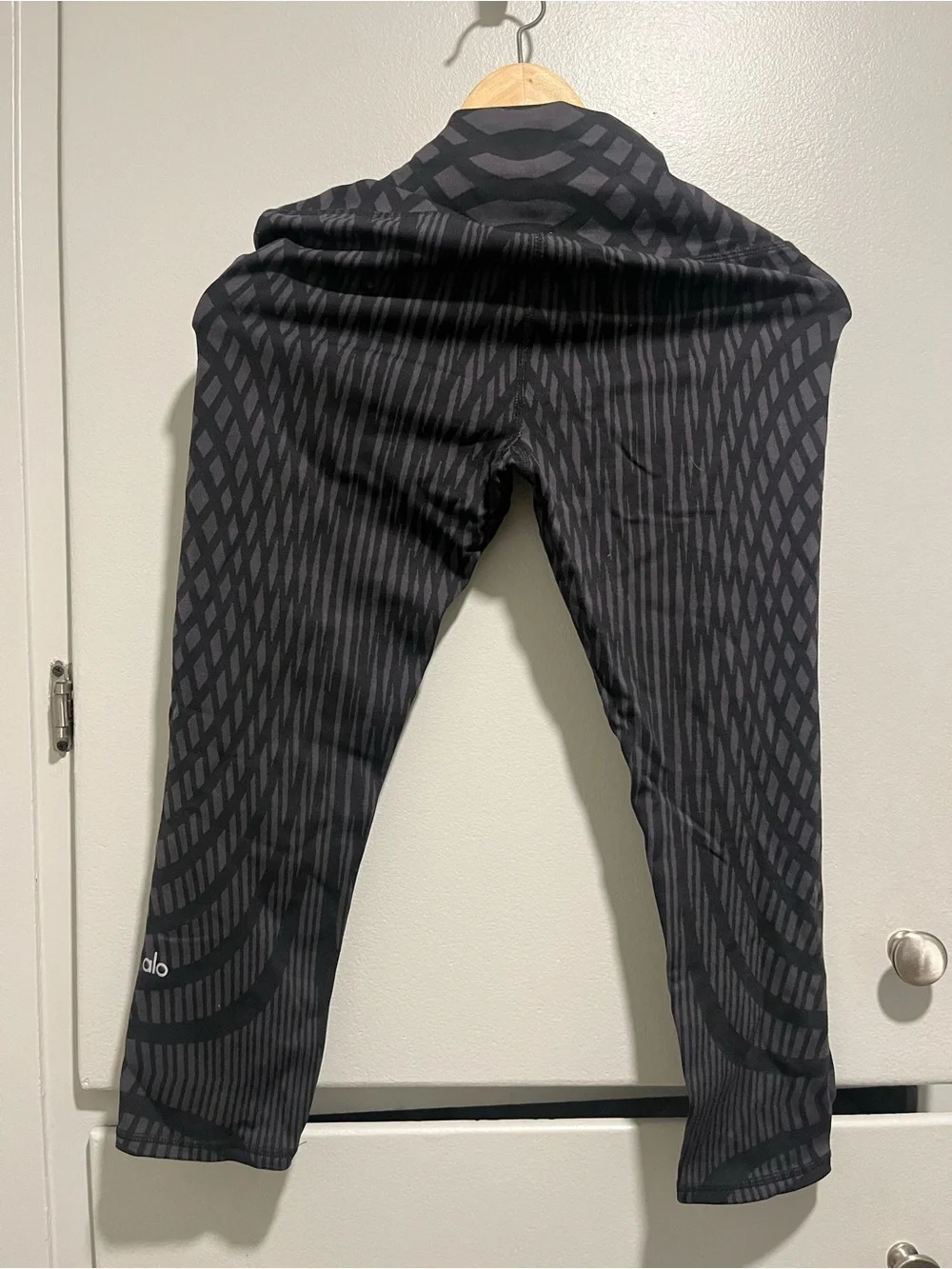 ALO Yoga Black & Charcoal Patterned Leggings